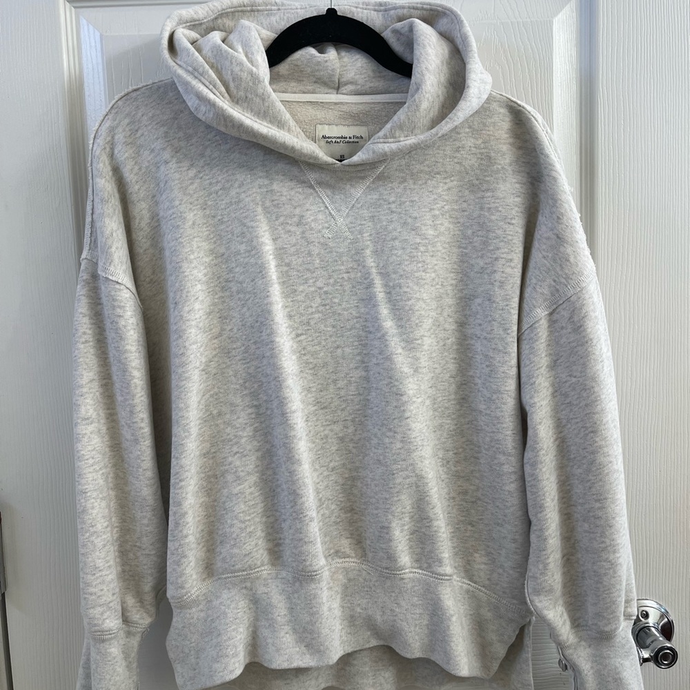 LIKE NEW ABERCROMBIE SOFT COLLECTION HOODIE SIZE XS